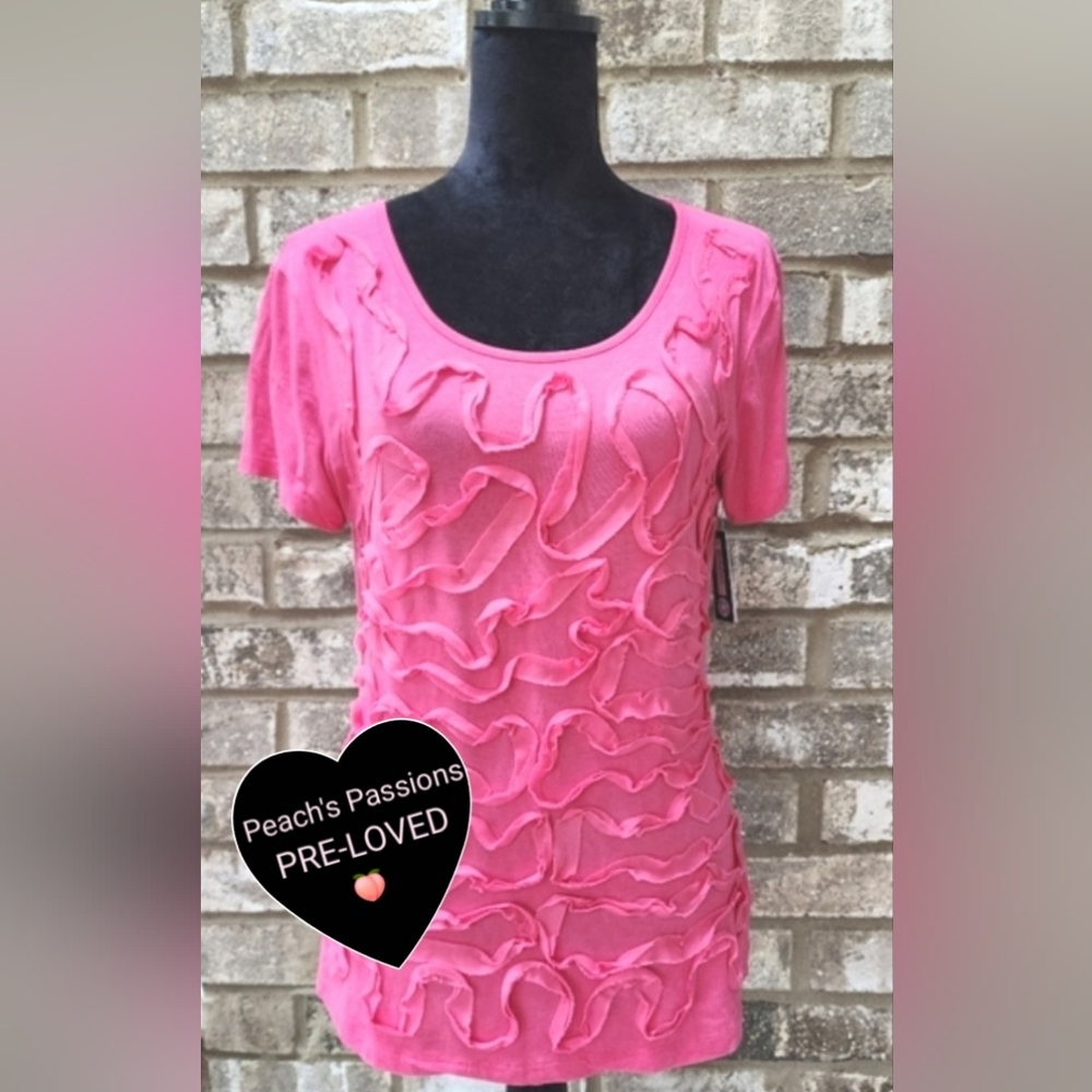 Isaac Mizrahi Pink Scalloped Short Sleeve Top in Jersey Cotton with Stretch